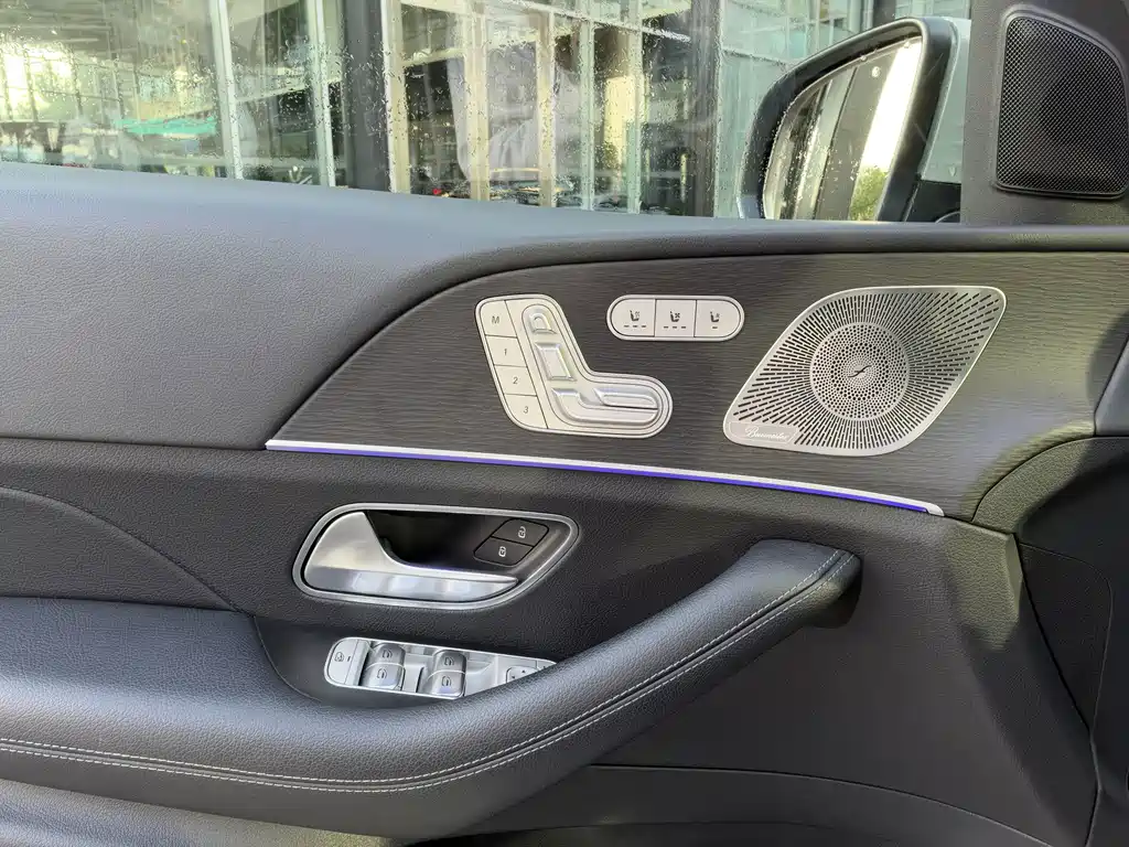 Mercedes-Benz GLE (Import) — миниатюра 13