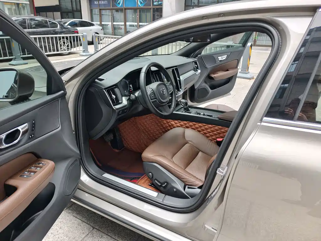 Volvo S60 — миниатюра 9