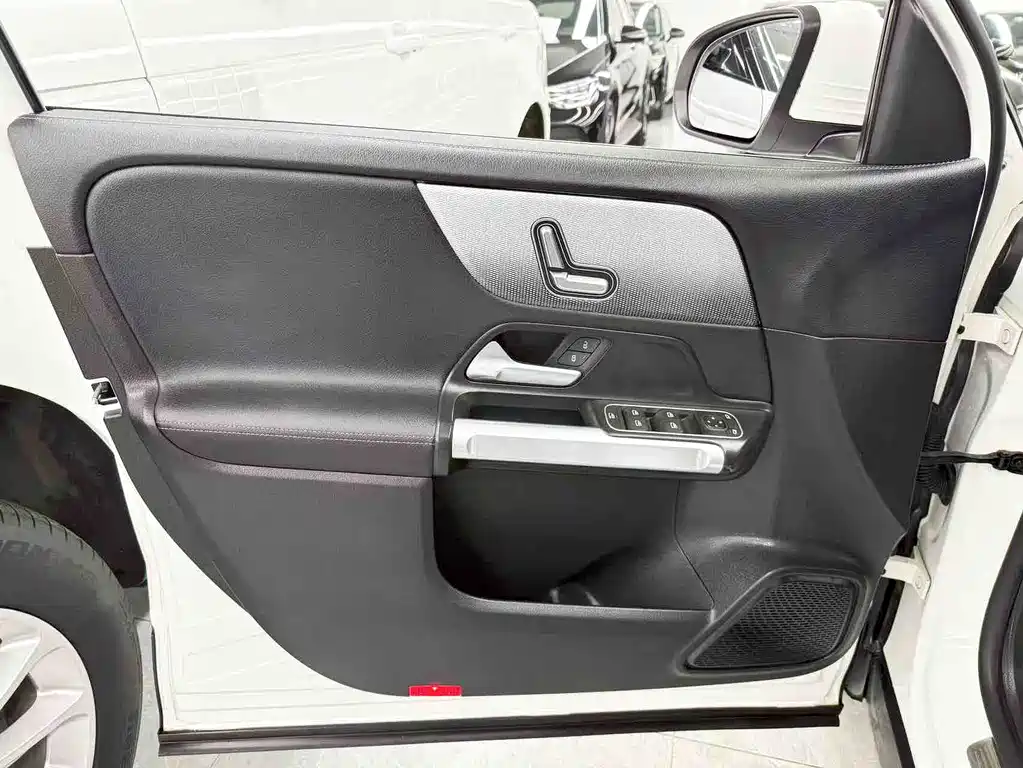 Mercedes-Benz GLB 2023 GLB 200