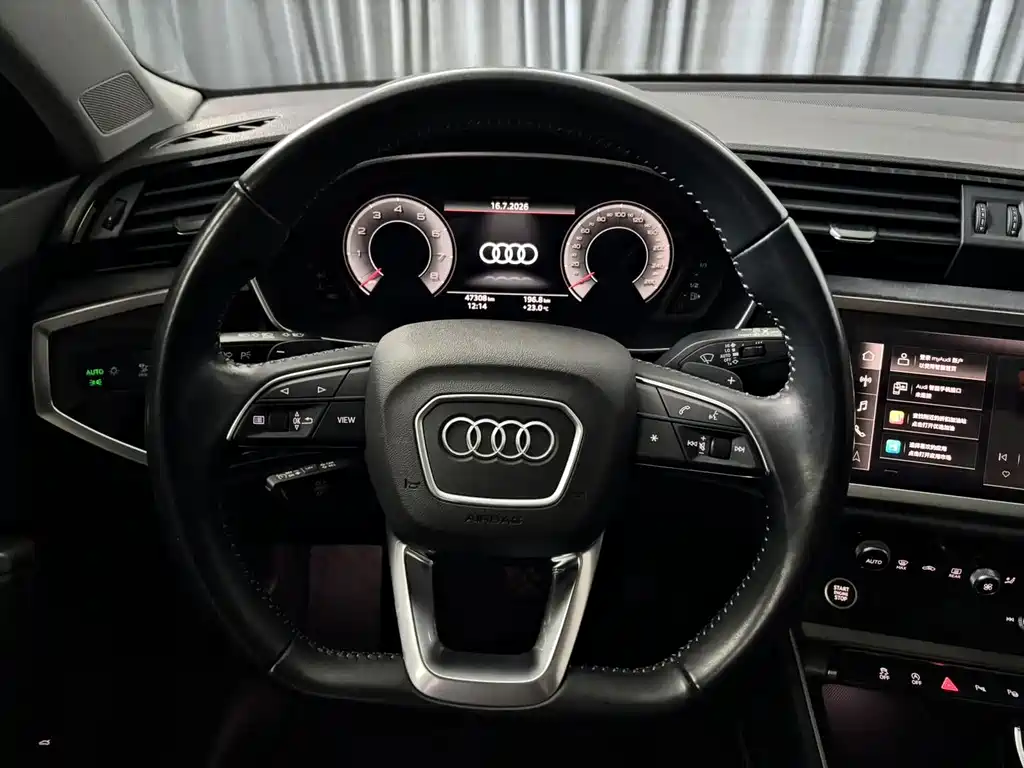 Audi Q3 — миниатюра 12