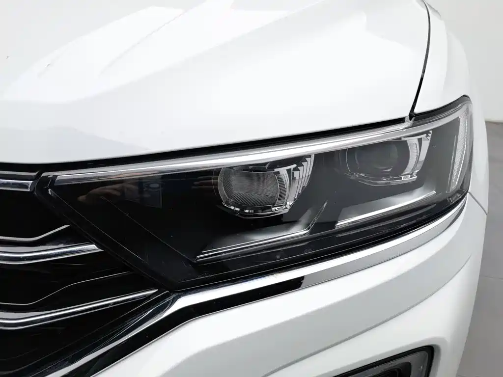 Volkswagen T-Roc — миниатюра 7