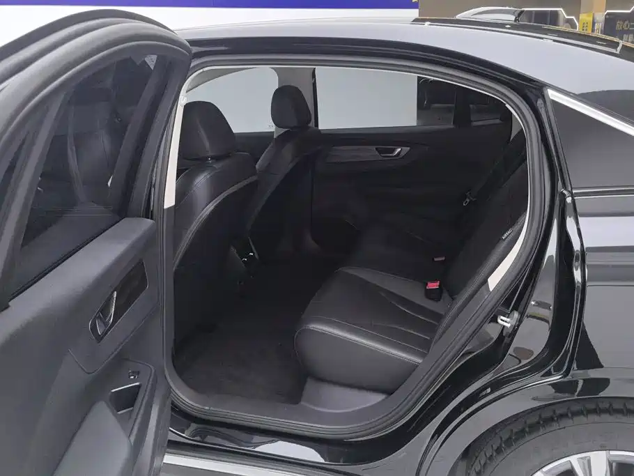 Hongqi Hongqi E-QM5 — миниатюра 11