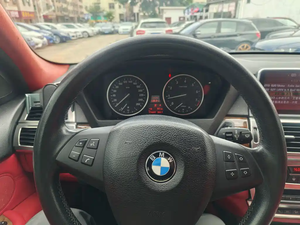 BMW X5 (Import) — миниатюра 10