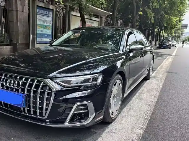 Audi A 8 2022 A 8 L Horch — фото 1