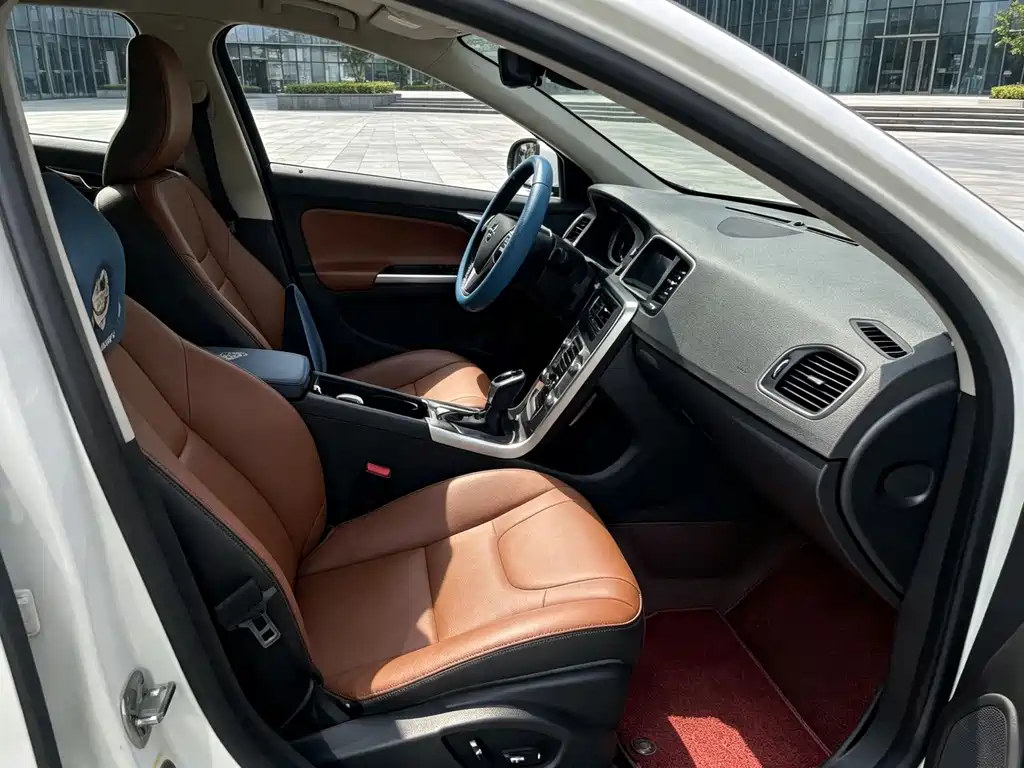 Volvo S60 — миниатюра 5