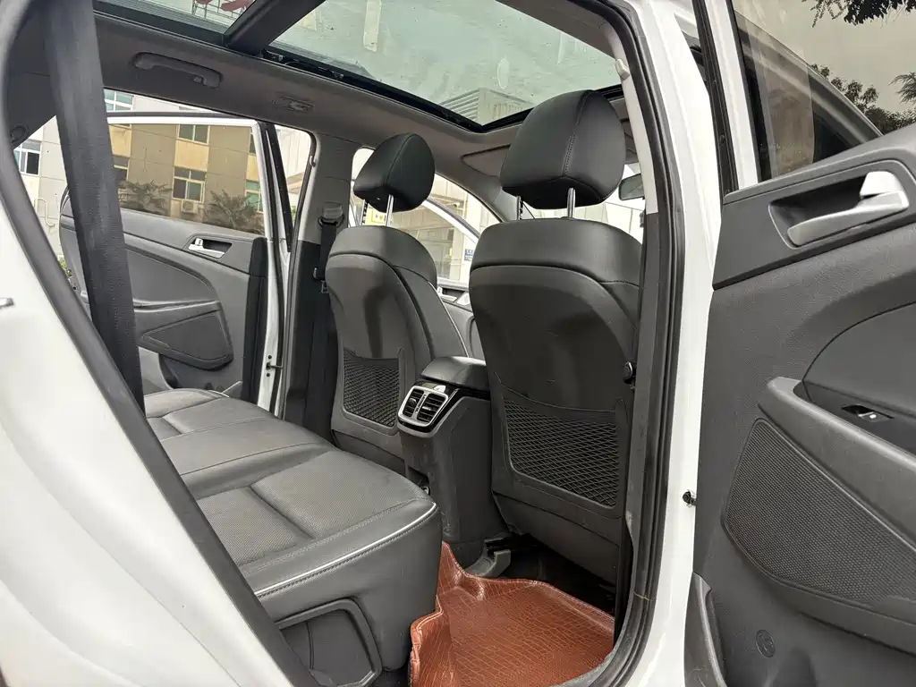 Hyundai Tucson — миниатюра 15