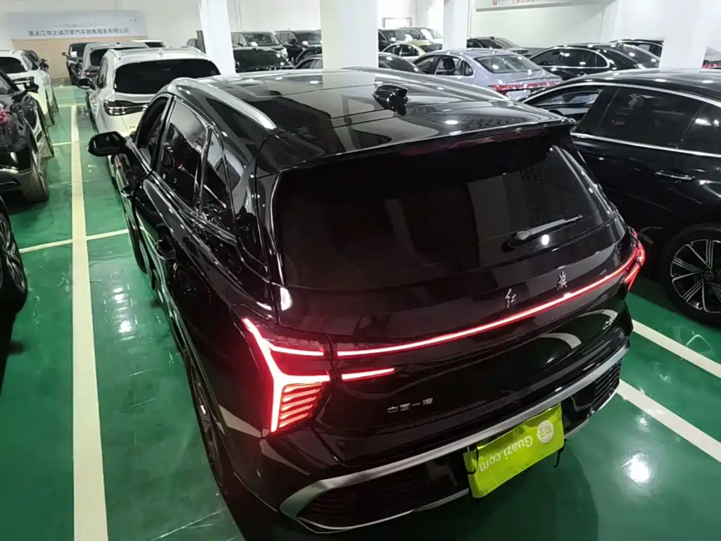 Hongqi Hongqi HS3 PHEV — миниатюра 5