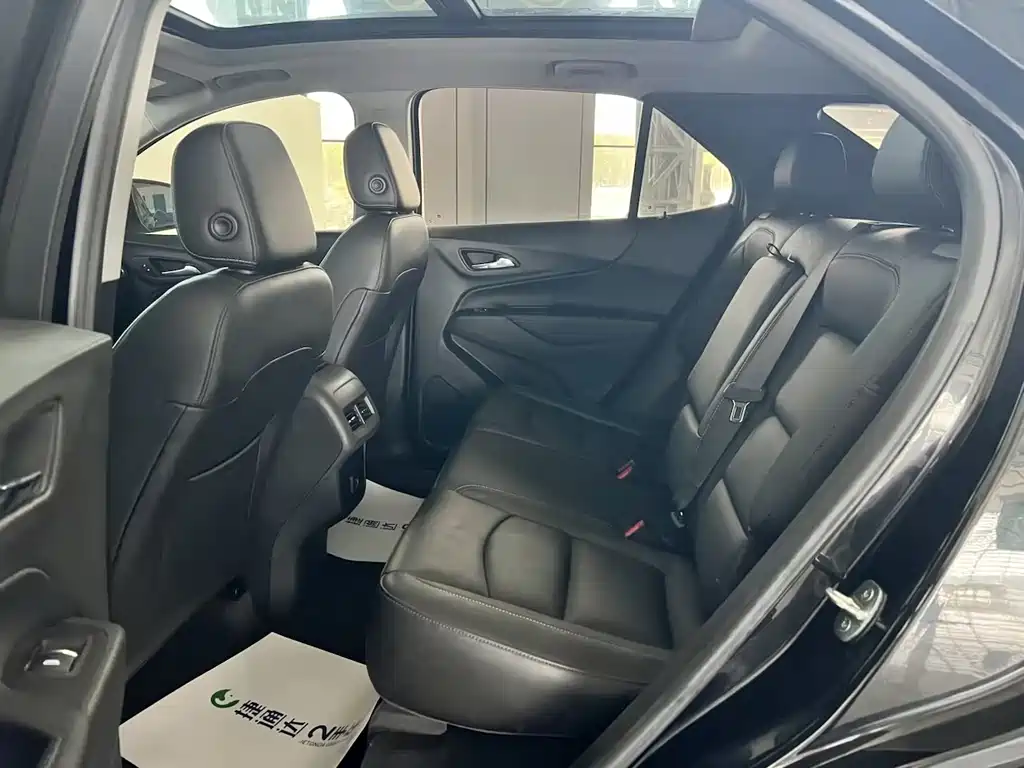Chevrolet Equinox — миниатюра 20