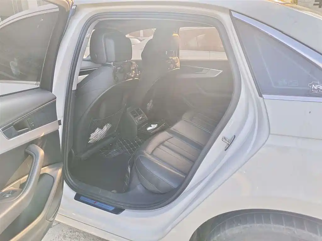 Audi A4L — миниатюра 7