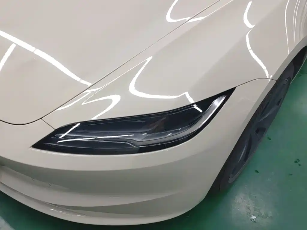 Tesla Model 3 — миниатюра 24