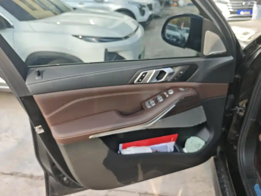 BMW X5 — миниатюра 7