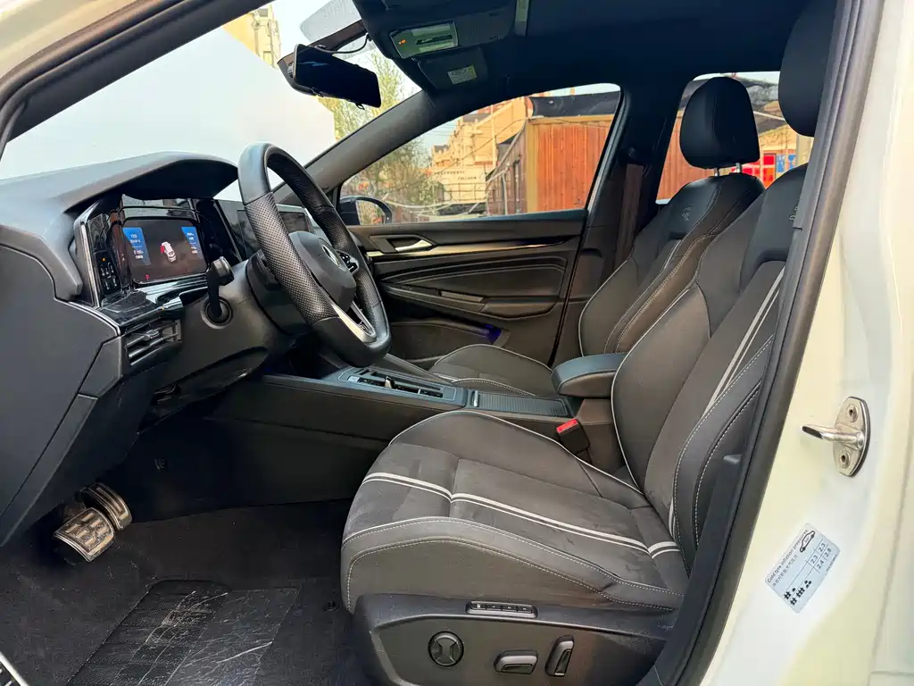Volkswagen Golf 2023 280TSI DSG R-Line