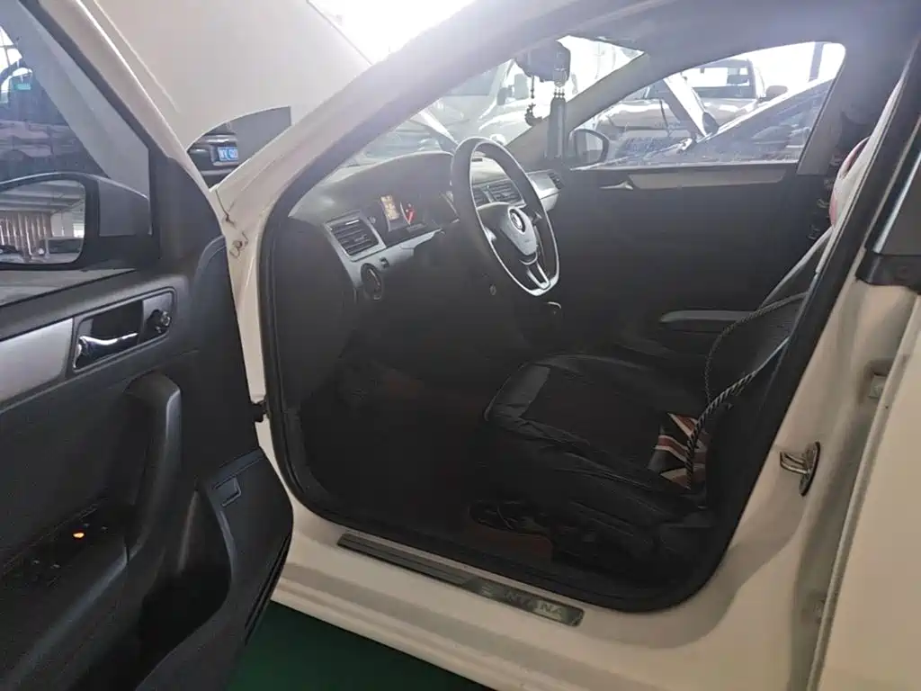 Volkswagen Santana — миниатюра 12