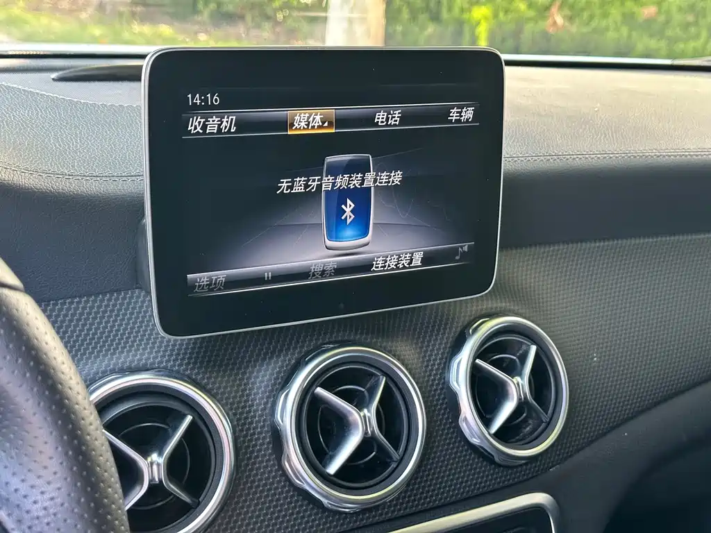 Mercedes-Benz GLA — миниатюра 13