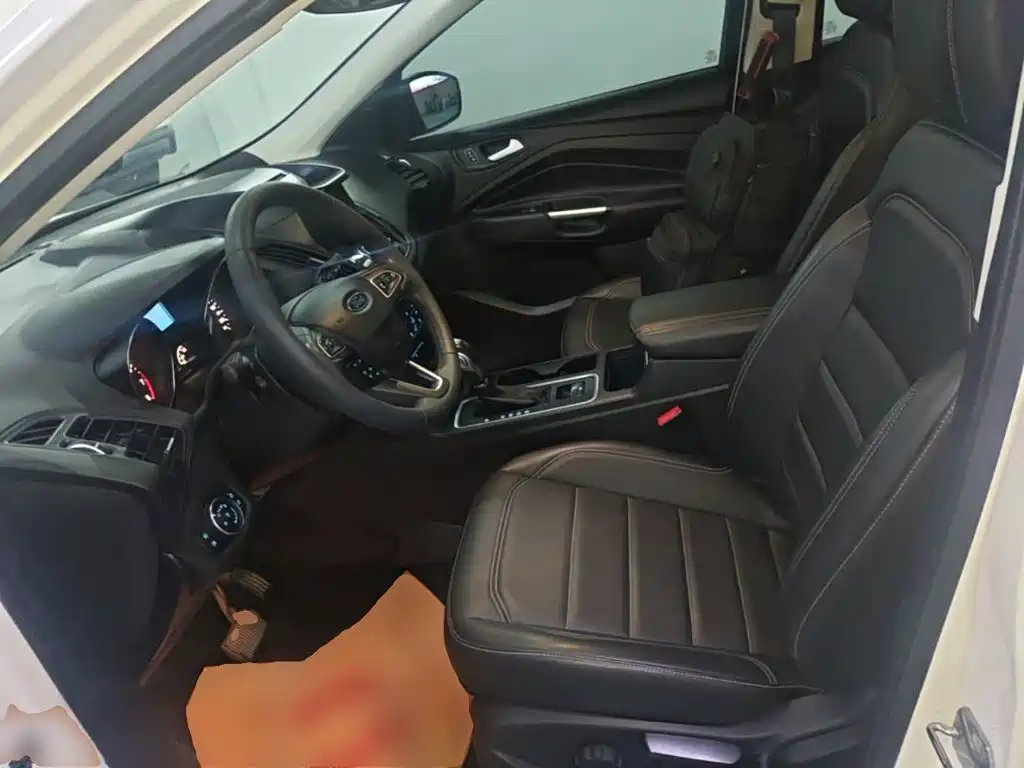 Ford Kuga — миниатюра 15