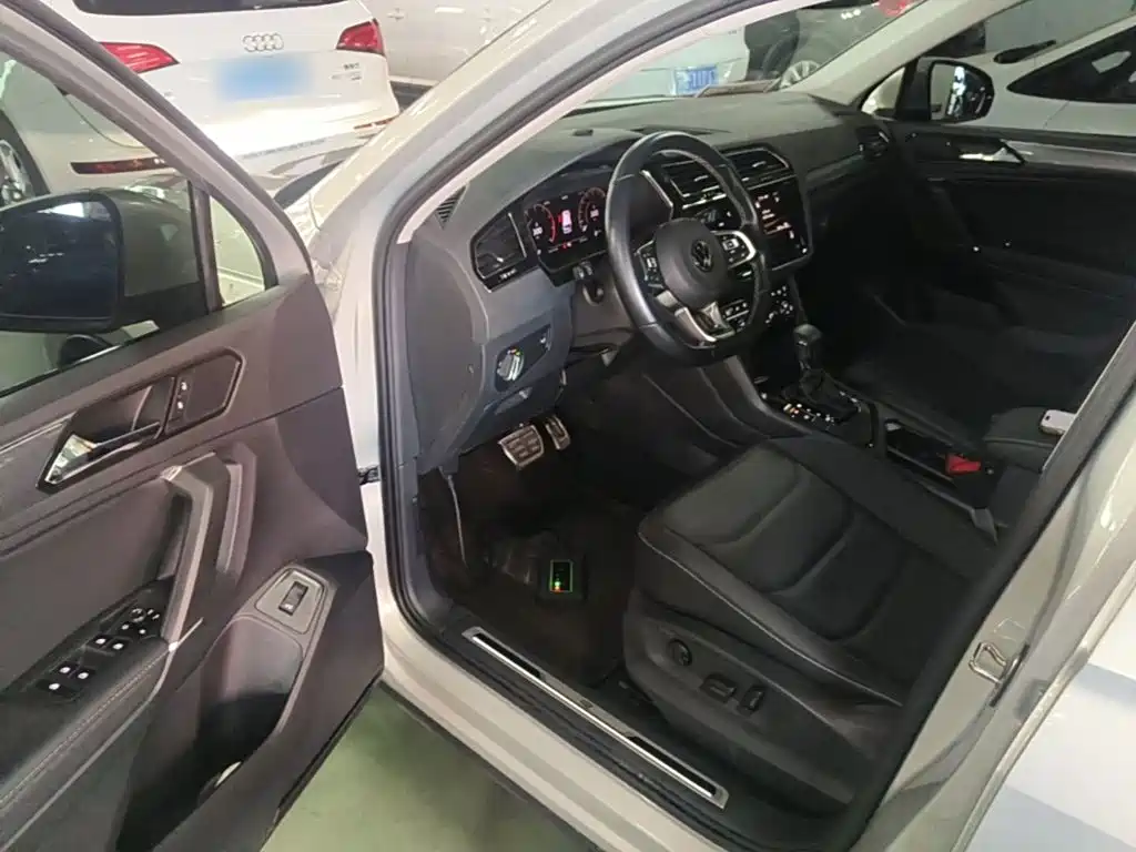 Volkswagen Tiguan L — миниатюра 16