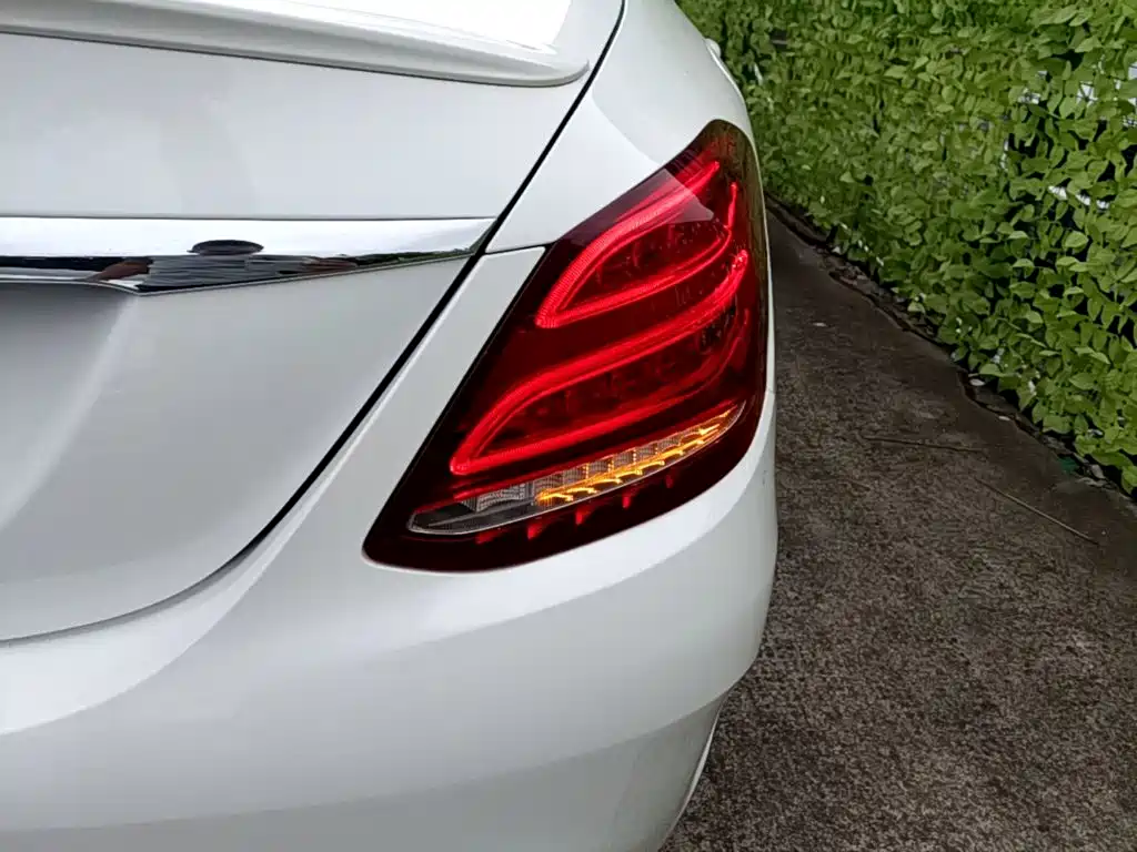 Mercedes-Benz C-Class — миниатюра 8
