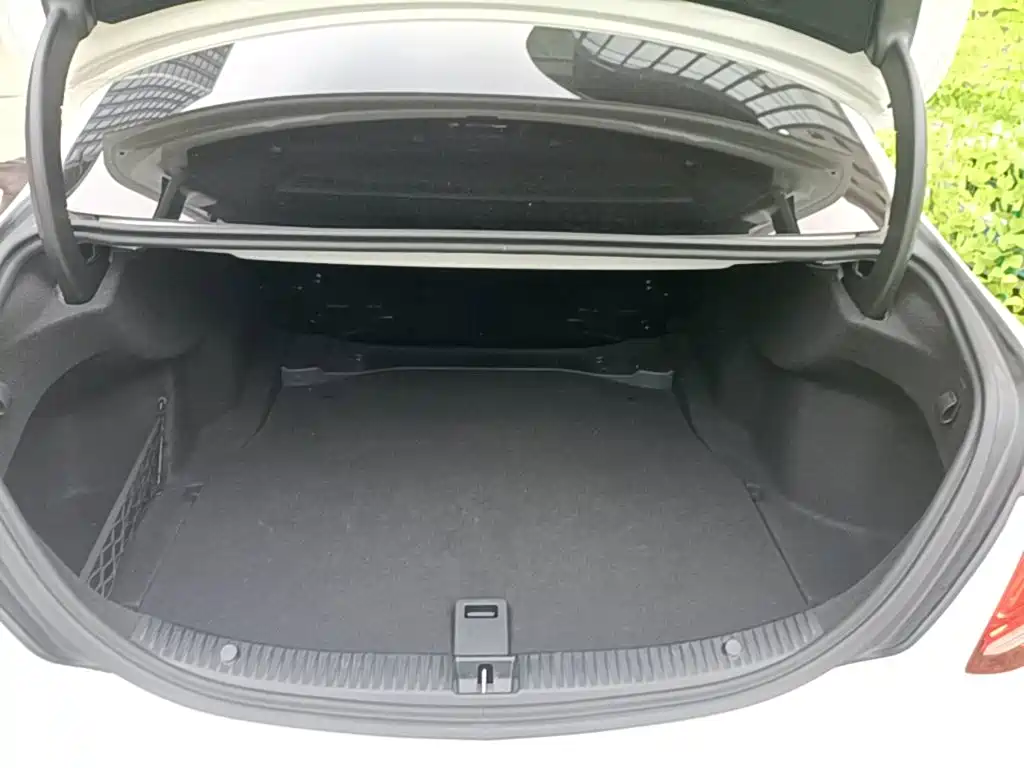 Mercedes-Benz C-Class — миниатюра 19
