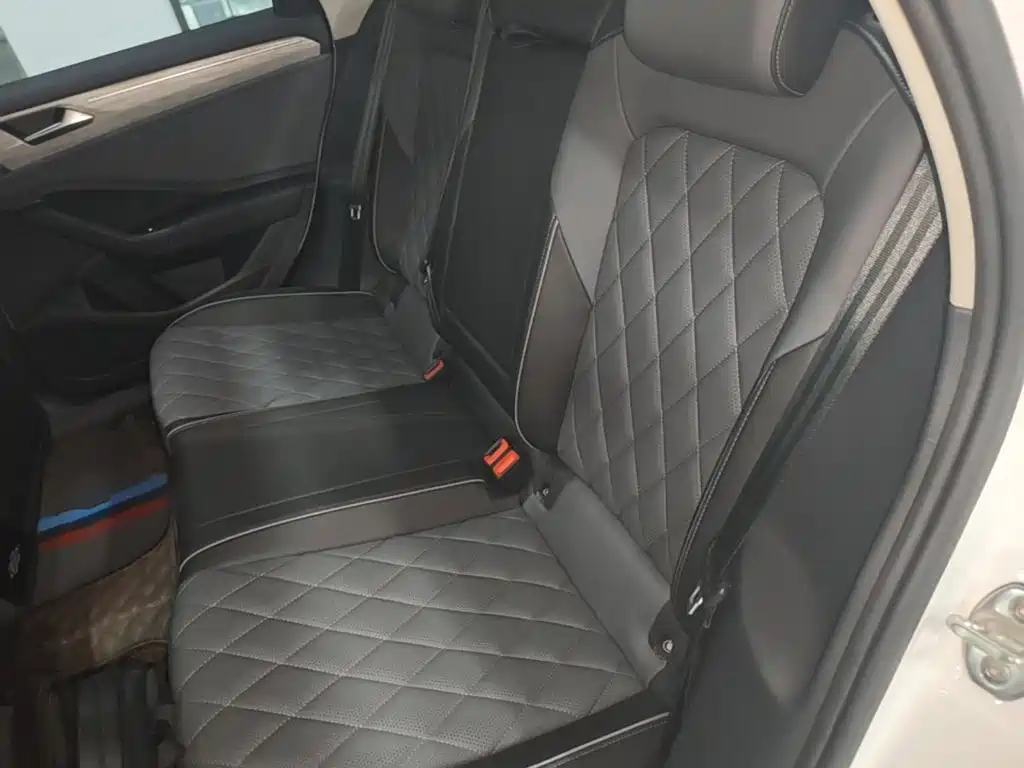 Volkswagen Sagitar — миниатюра 17