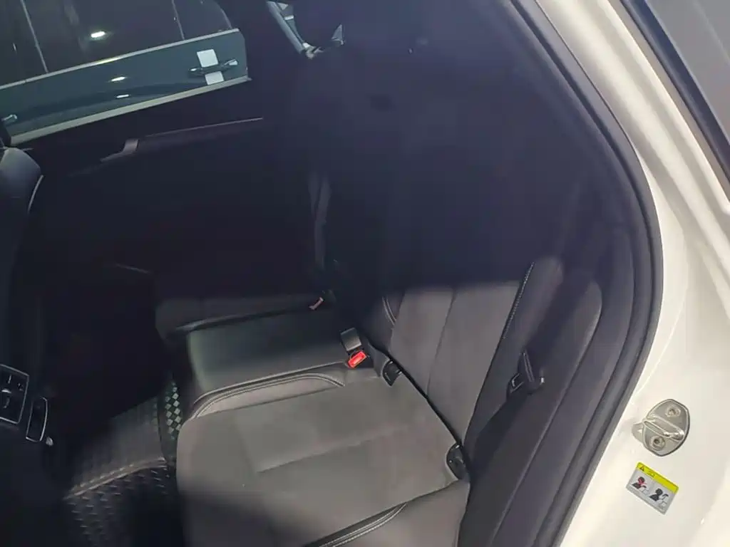 Audi Q5L Sportback — миниатюра 17