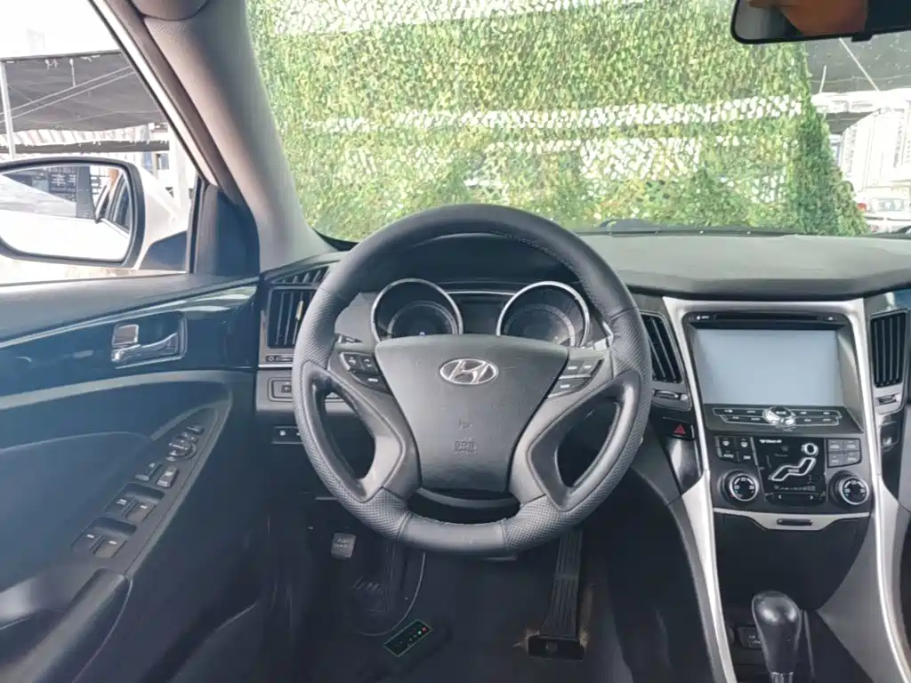 Hyundai Sonata — миниатюра 11