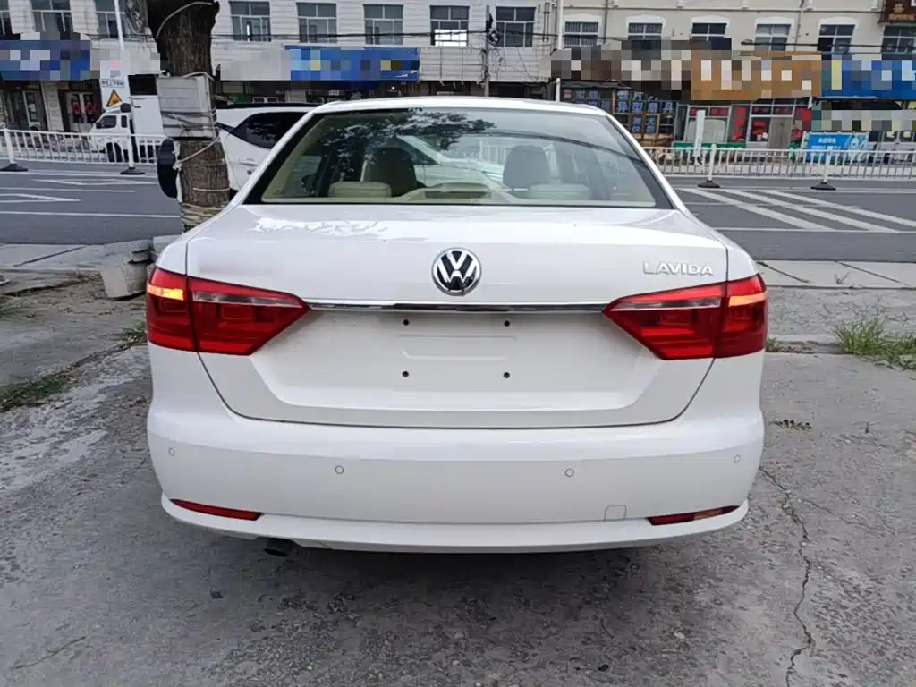 Volkswagen Lavida — миниатюра 6