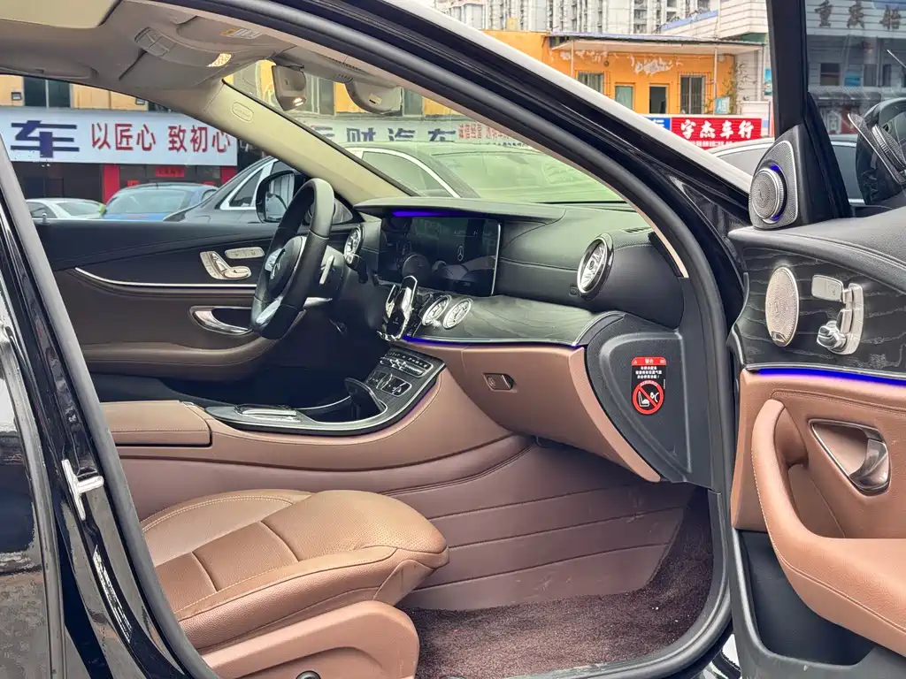 MERCEDES-BENZ E CLASS