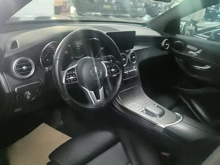 Mercedes-Benz GLC — миниатюра 12