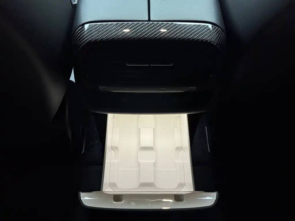 XIAOMI CAR XIAOMI SU7 ULTRA