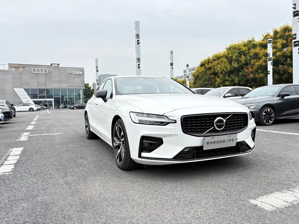 Volvo S60 — миниатюра 3