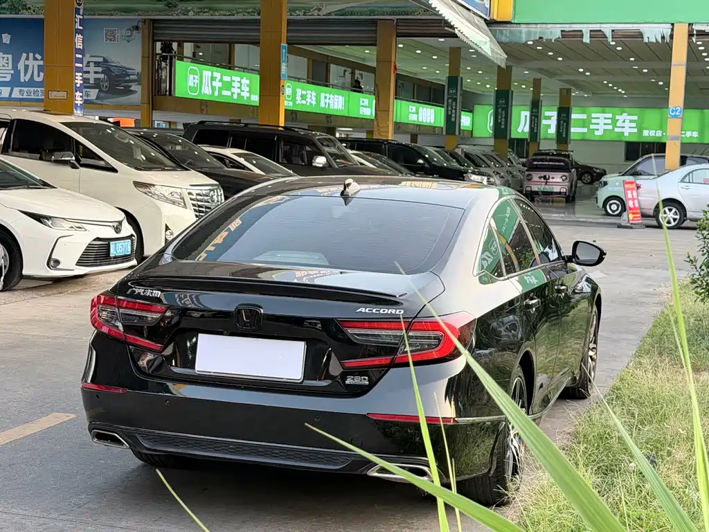 Honda Accord — миниатюра 12