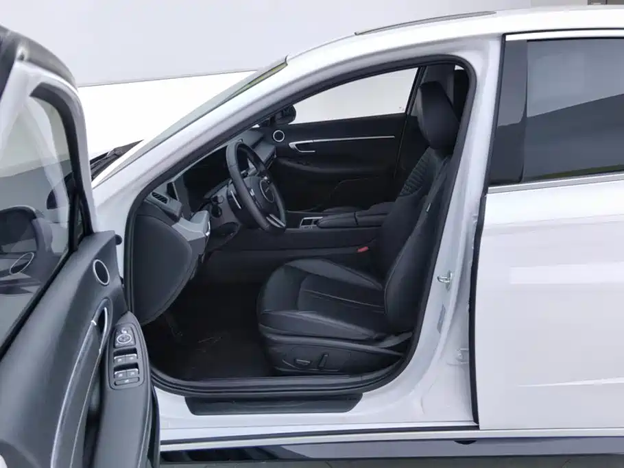 Hyundai Sonata — миниатюра 9