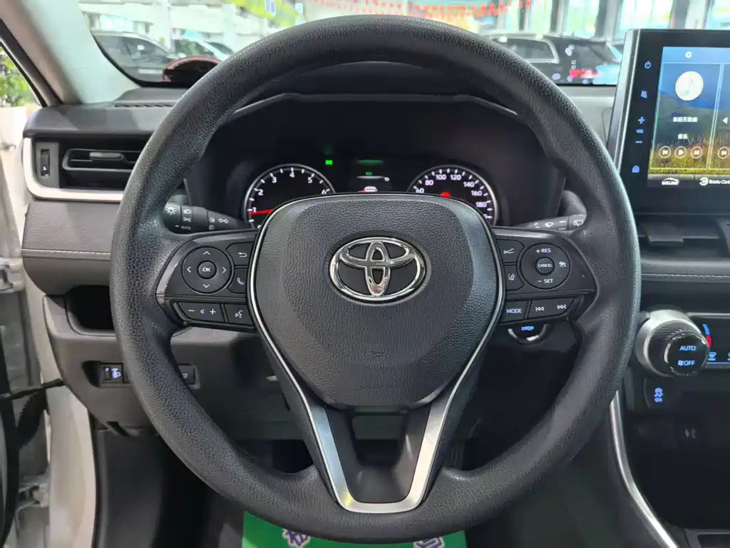 Toyota Wildlander — миниатюра 10