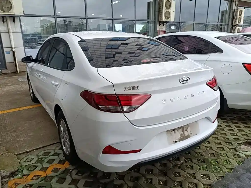 Hyundai Elantra — миниатюра 5