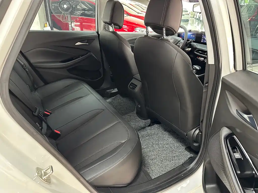 Buick Verano — миниатюра 9