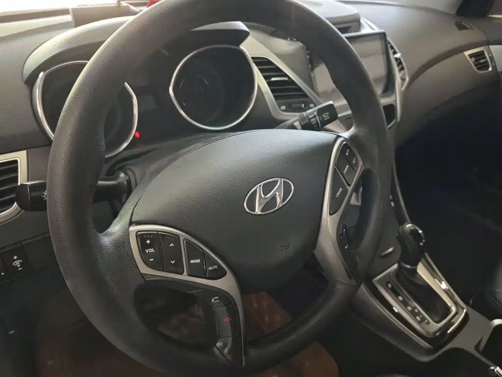 Hyundai Elantra Langdong — миниатюра 14