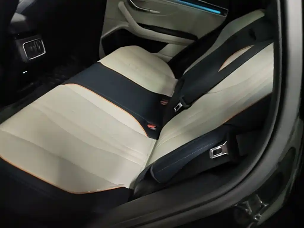 BYD PLUS New Energy — миниатюра 17