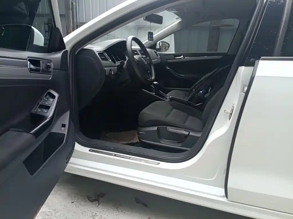 Volkswagen Sagitar — миниатюра 16