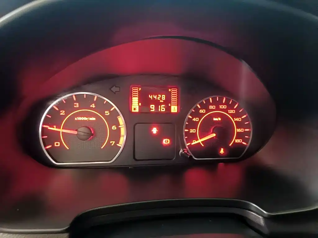 Wuling Hongguang V — миниатюра 12