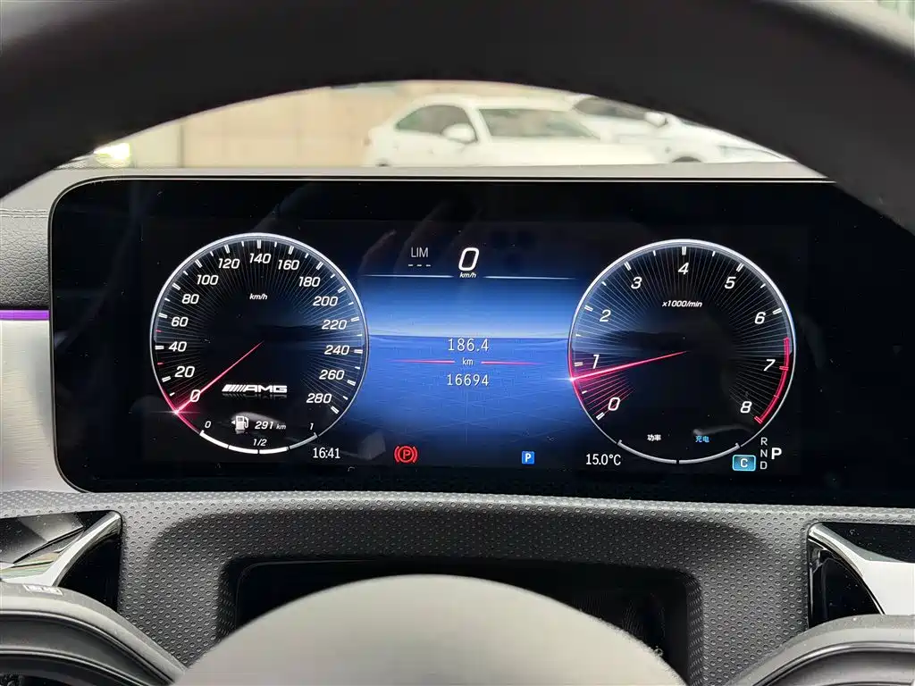 MERCEDES-BENZ CLA AMG