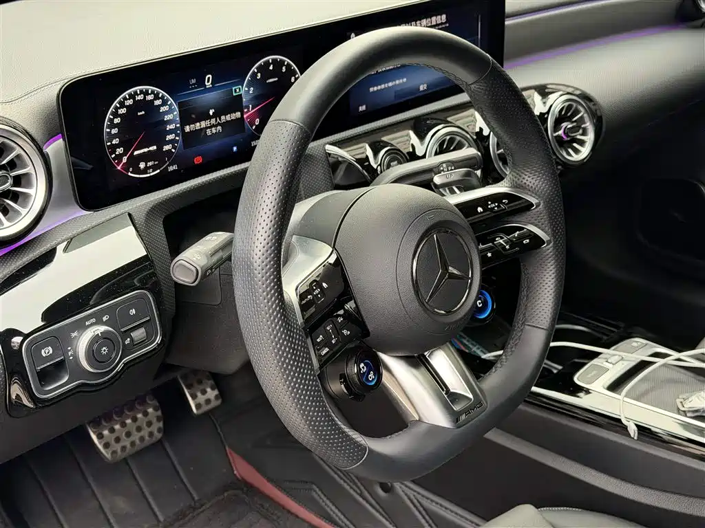 MERCEDES-BENZ CLA AMG
