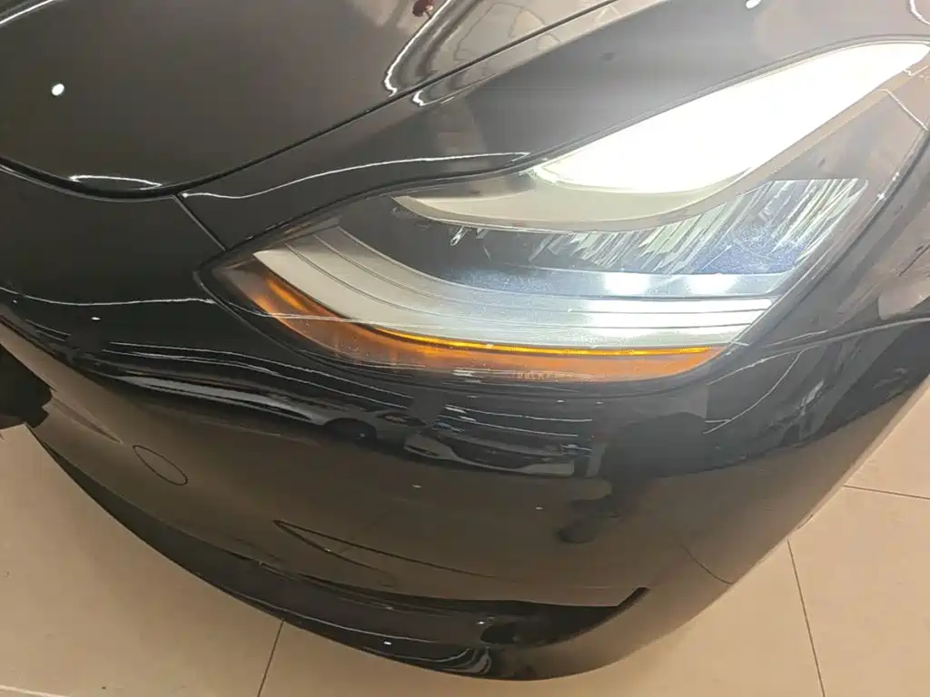 Tesla Model 3 — миниатюра 24