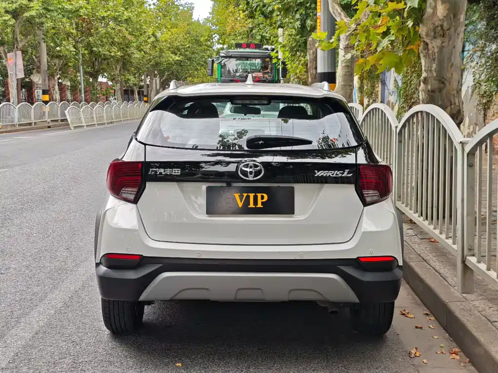 Toyota Yaris L — миниатюра 4