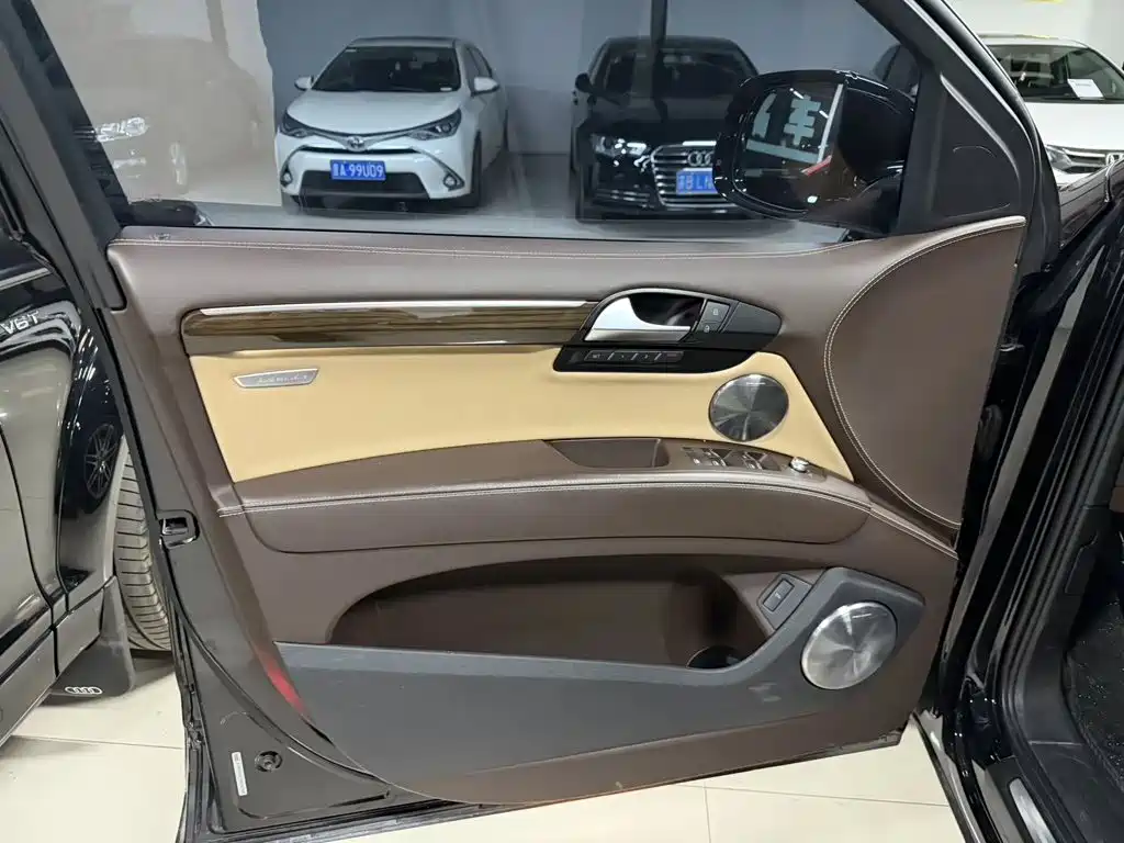 Audi Q7 — миниатюра 6