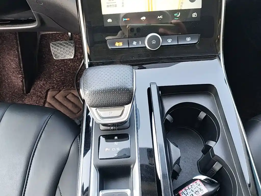 Roewe RX5 MAX — миниатюра 14