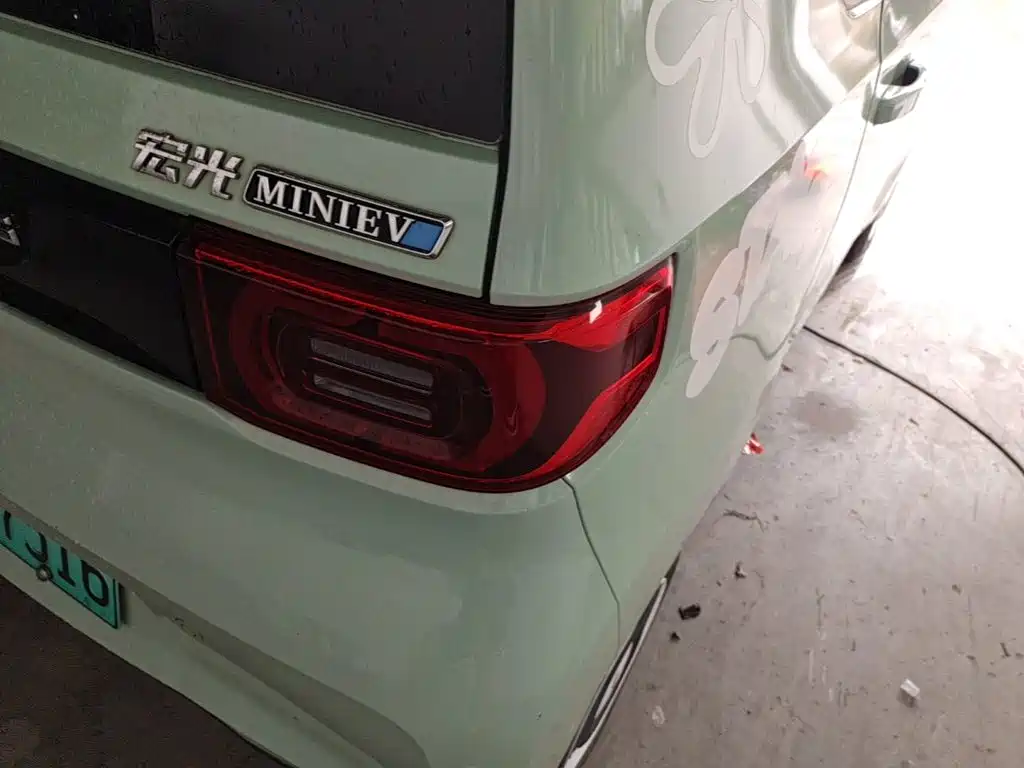 Wuling MINIEV — миниатюра 8