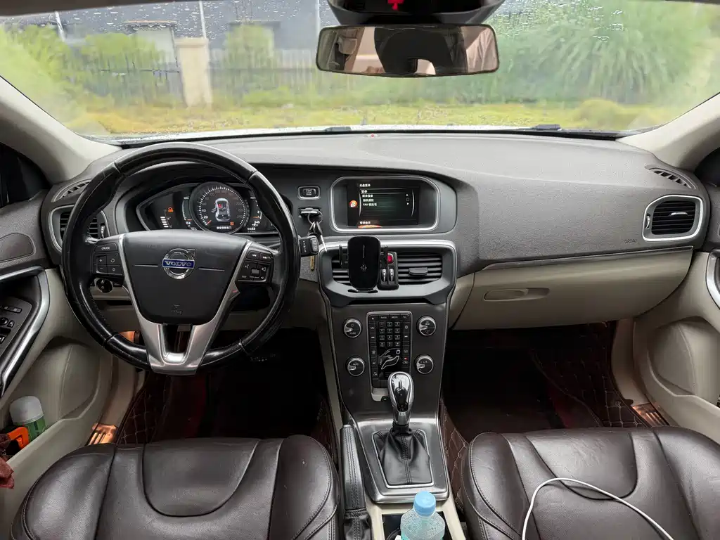 Volvo V40 — миниатюра 5