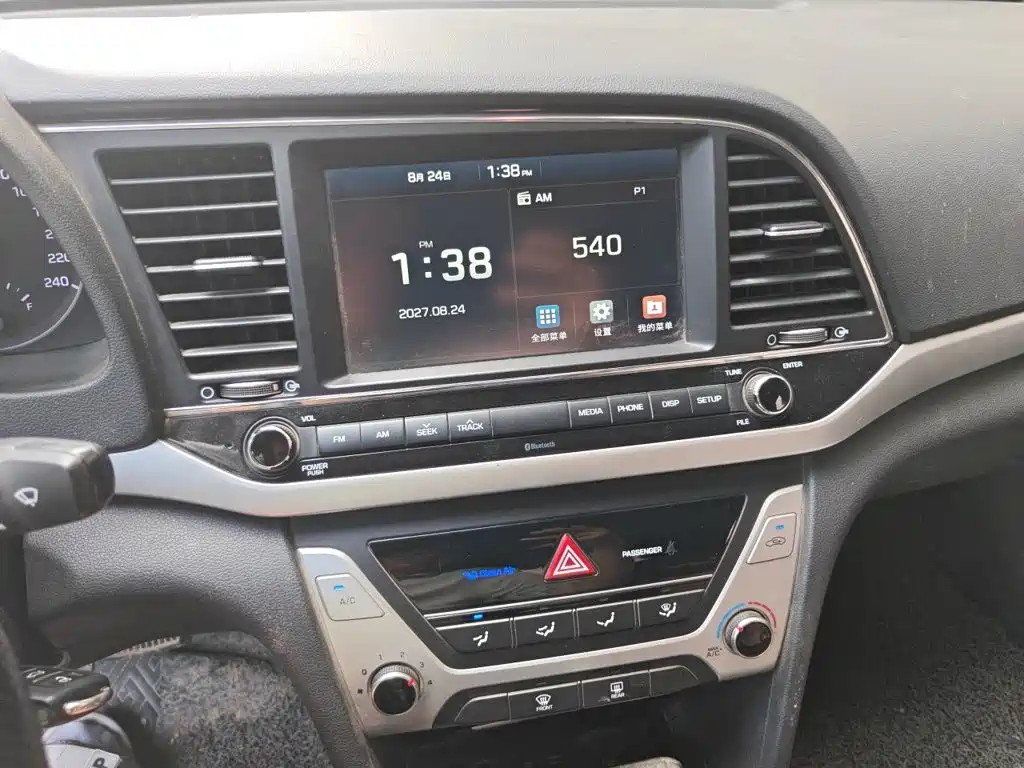Hyundai Elantra — миниатюра 14