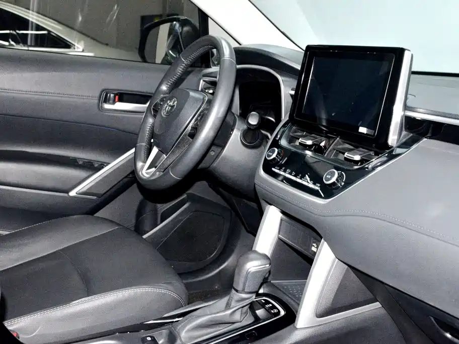 Toyota Corolla Cross — миниатюра 16