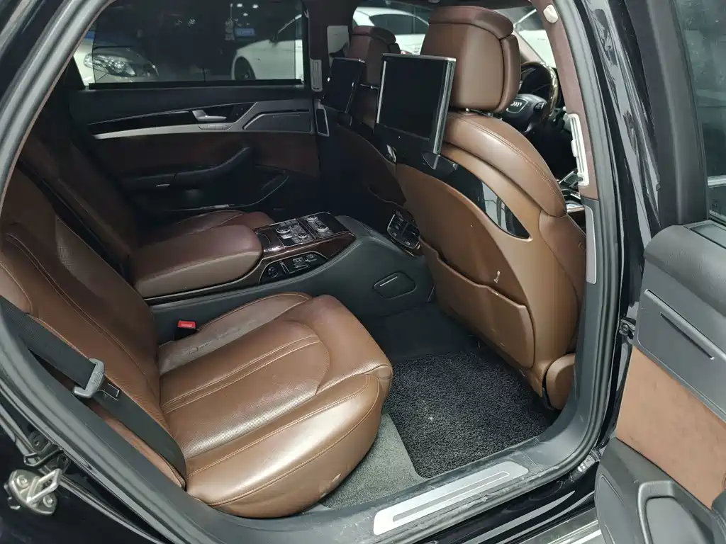 Audi A8 — миниатюра 17